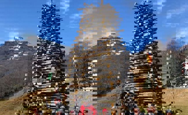 Bereit zum Brennen: Die Butziholzer haben den Funken fertig aufgestellt