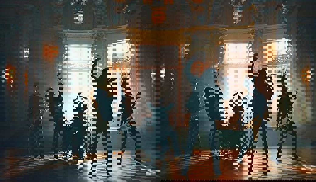 Auch auf der Tour mit ihrem neuen Album «Elektrisch» wird die Post abgehen: Megawatt, hier während eines Videodrehs im April dieses Jahres im Kursaal Interlaken.