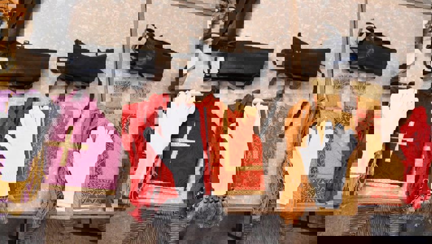  Auslegeordnung als Vorbereitung beim Tag des St.-Nikolaus-Be­suches.