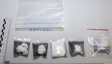 Drogendealer aufgeflogen: Polizei nimmt fünf Männer in Haft
