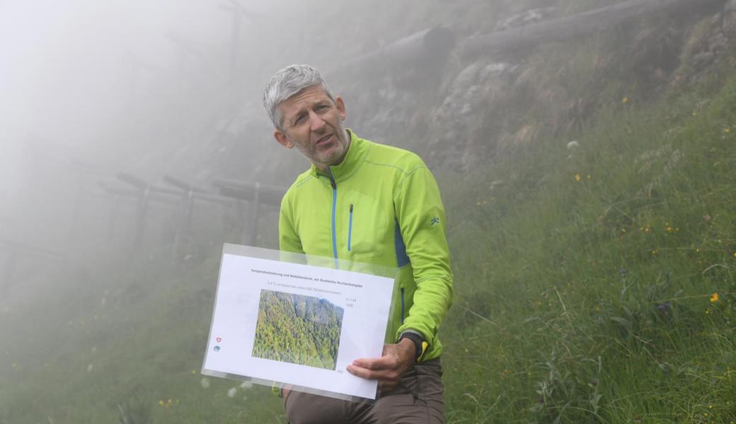 Christian Rüsch von der Fachstelle für Gebirgswaldpflege informierte über Herausforderungen im Zusammenhang mit dem Klimawandel.