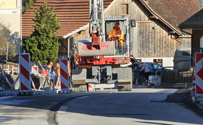 Wie man mit Blaulicht durch die Baustelle kommt