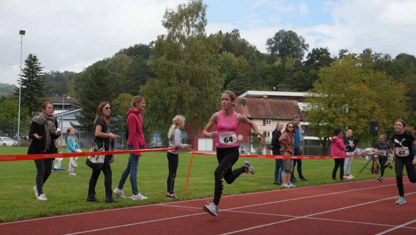  Klar vorne weg: Lia Jahn sprintet zum Kategoriensieg Mädchen 5 und ist schnellste Wartauerin. 