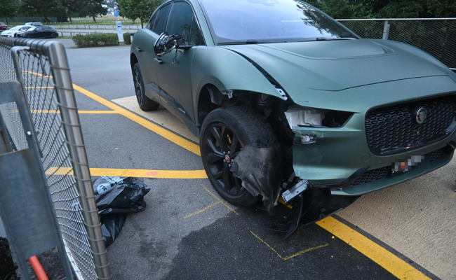 Betrunkene Autofahrerin krachte in Eisenpfosten