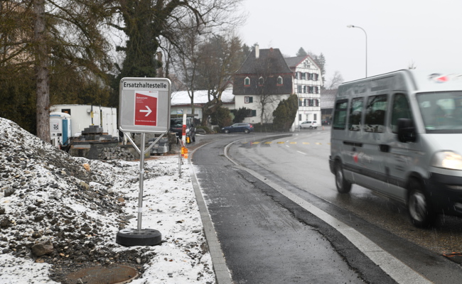 Gemeinde kämpft um ursprüngliche Linienführung und Busanschluss – Kanton lenkt ein