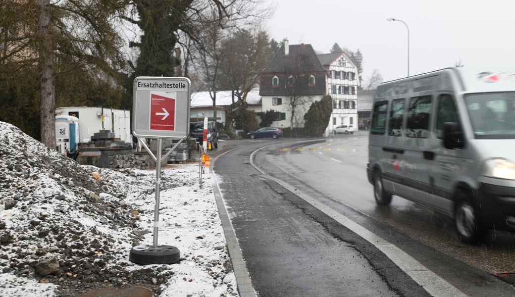  Der Kanton will nun einen Haltebereich für den Bus bauen, damit dieser wieder den Anschluss von/nach Buchs abwarten kann. 