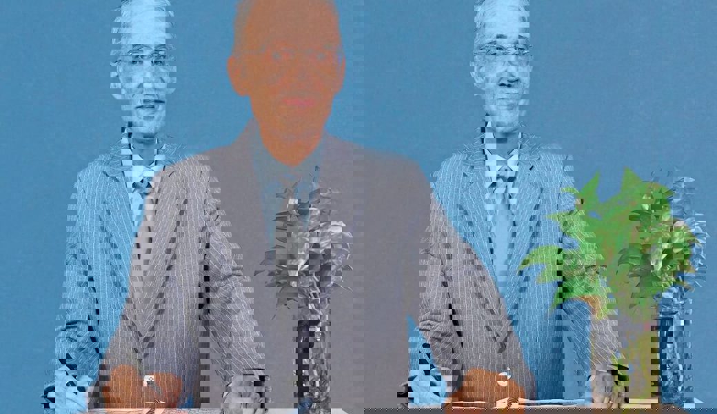  Wegen der Pandemie kann der Komponist Heinrich Schweizer nicht zur Uraufführung seines Hornkonzerts aus China anreisen. 