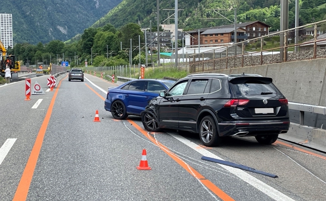 Streifkollision in A13-Baustelle: Autofahrerin verletzt