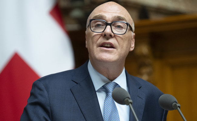 Bundesrat Martin Pfister spricht Wirtschaftsforum zum Thema Sicherheit