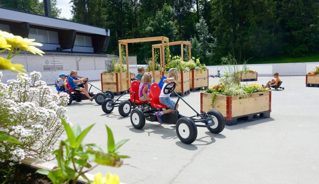  Der 2020 eröffnete Generationenspielplatz auf dem Aussenfeld der Curlinghalle in Wildhaus soll heuer bereits an Auffahrt geöffnet werden: mit einem Frühlingsfest. 