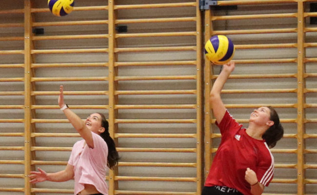 Werdanas Volleyballerinnen verlieren ein enges Spiel erst im dritten Satz