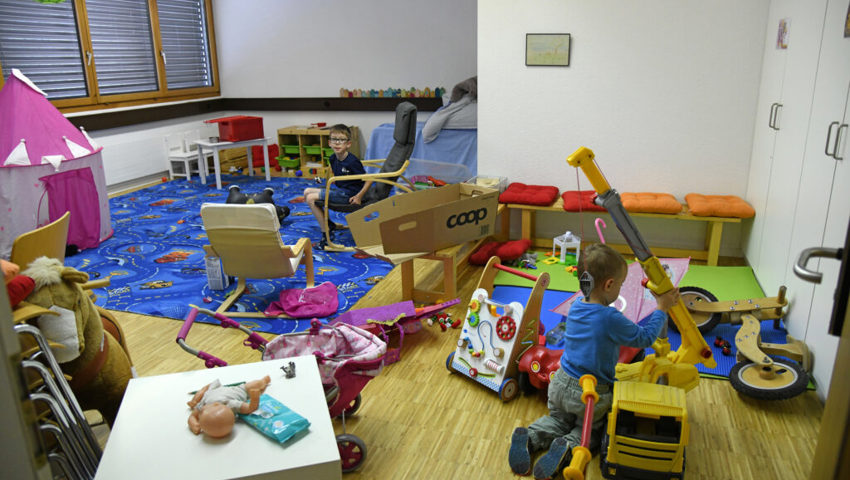  Auch Kinder sind willkommen im Ukraine-Zentrum. Während den Sprachkursen werden sie vor Ort betreut.