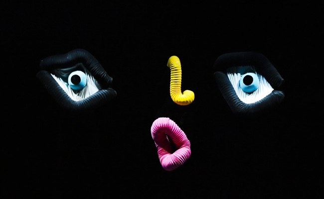 Mit Masken seit 50 Jahren ein Schweizer Welterfolg: Mummenschanz in Schaan