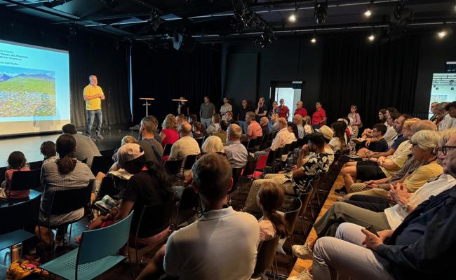 Neuzuzüger auf Entdeckungstour durch die Stadt