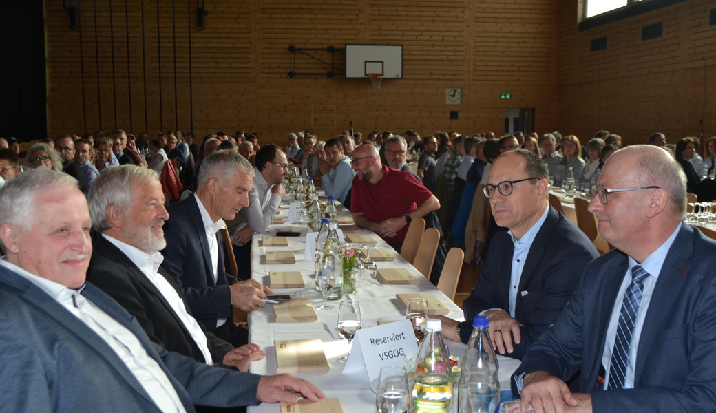 Prominente Gäste: Ganz vorne rechts Markus Ritter, daneben Marc Mächler und links der Vizepräsident des St. Galler Kantonsparlaments, Walter Freund. 