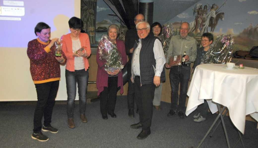 Der Vorstand und die beiden Revisoren des Vereins Regalladen Moosaik in Buchs.