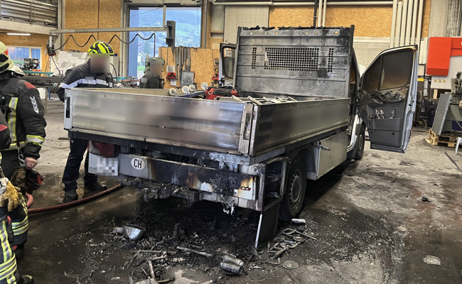 Brand von Lieferwagen: 100'000 Franken Sachschaden