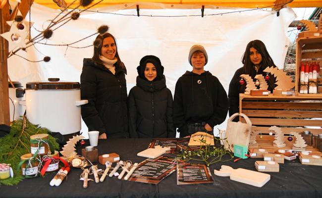 Auf einen Punsch oder Glühwein am Weihnachtsmarkt