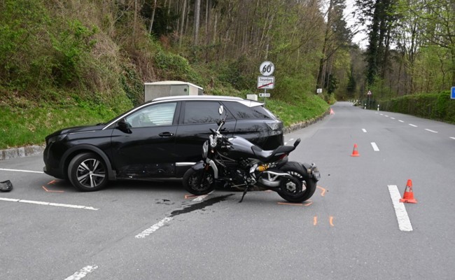Zwei Verletzte bei Motorradunfall beim Schloss Vaduz