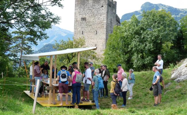 Burgenjubiläum brachte Menschen von Nah und Fern zusammen