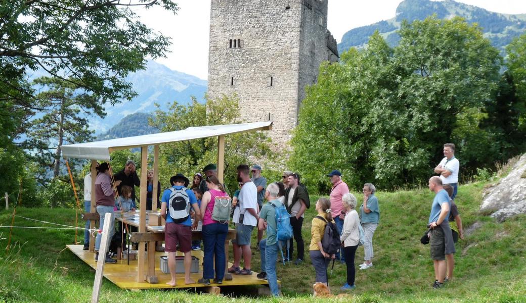 Burgenjubiläum brachte Menschen von Nah und Fern zusammen