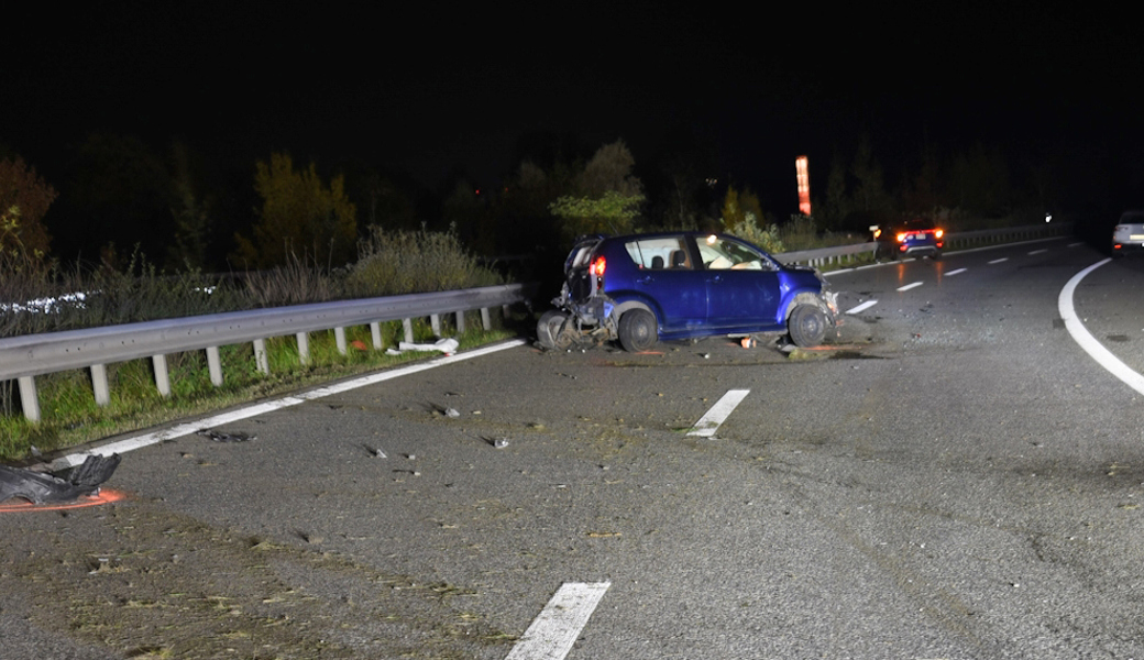 Drei Autos in Unfall auf der A13 verwickelt