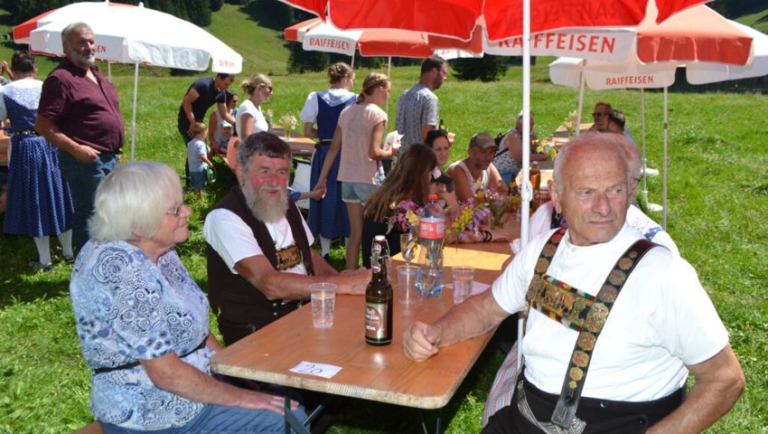  Gemütliches Beisammensein am Fest 50 Jahre Alpwirtschaftlicher Verein Toggenburg.
