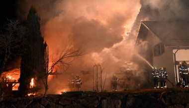 Vollbrand auf Landwirtschaftsbetrieb: 300 Hühner verendet