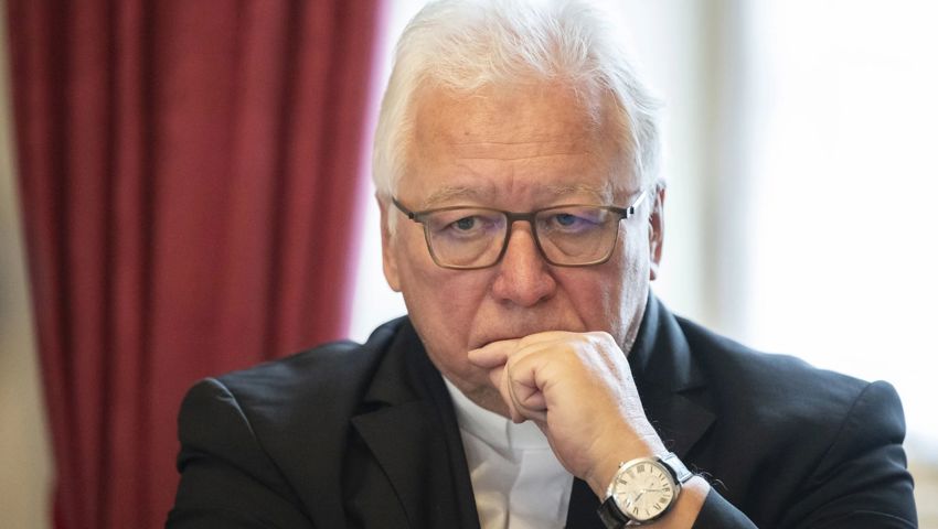 Der damalige Bischof Markus Büchel an einer Pressekonferenz zum sexuellen Missbrauch im Umfeld der römisch-katholischen Kirche.