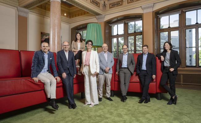 Neues Regierungsfoto in «Wohnzimmer» von Pipilotti Rist