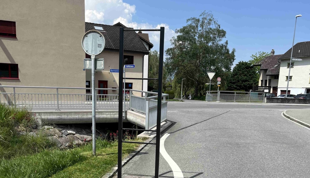 Der Träger steht noch, die Tafel für die 30-er-Zone wurde gestohlen.