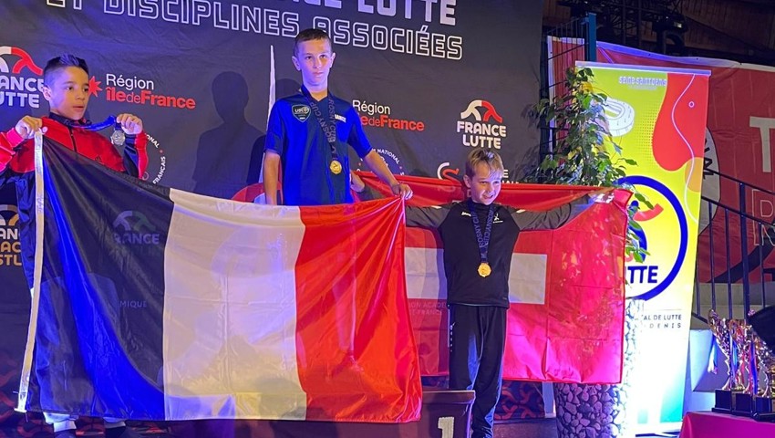 Lasse Sprecher durfte an seinem ersten Turnier mit dem Kader aufs Podest steigen.