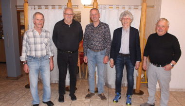 Langjährige Sänger des Männerchor Campesia wurden an der Hauptversammlung geehrt