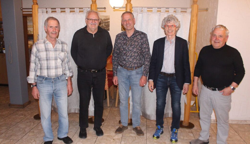  Für langjährige Vereinstreue geehrt (von links): Felix Wessner, Erich Bollhalder, Ruedi Koller, Johann Zünd und Fredy Hobi. 