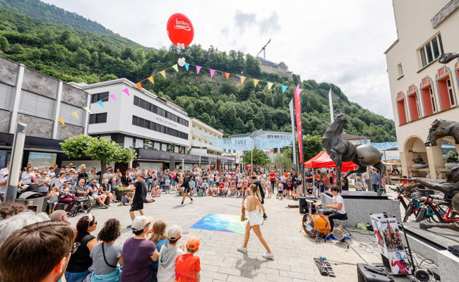 Staunen, lachen und geniessen beim Strassenkunst-Festival