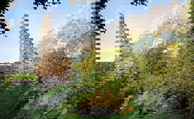 Via Trübliweg von Frümsen nach Sax: Reifende Trauben, Bergpanorama und ein Abstecher zur Burgruine Hohensax