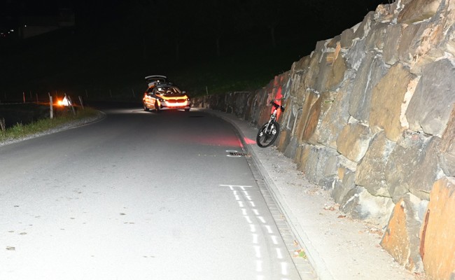 Mountainbikefahrer verletzt sich bei Sturz