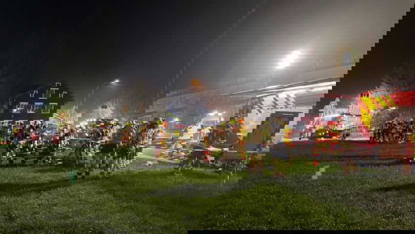  Rund 80 Angehörige der zuständigen Feuerwehren standen im Einsatz. 