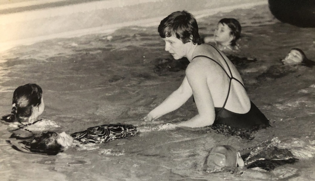 Die Anfänge des Synchronschwimmens in Buchs: Nini Singer ist eine von drei Trainerinnen.