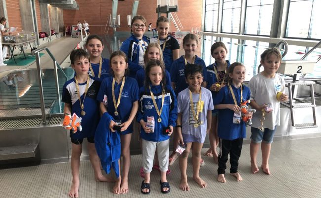 Flöser Nachwuchs glänzte im Schwimmbecken mit guten Leistungen