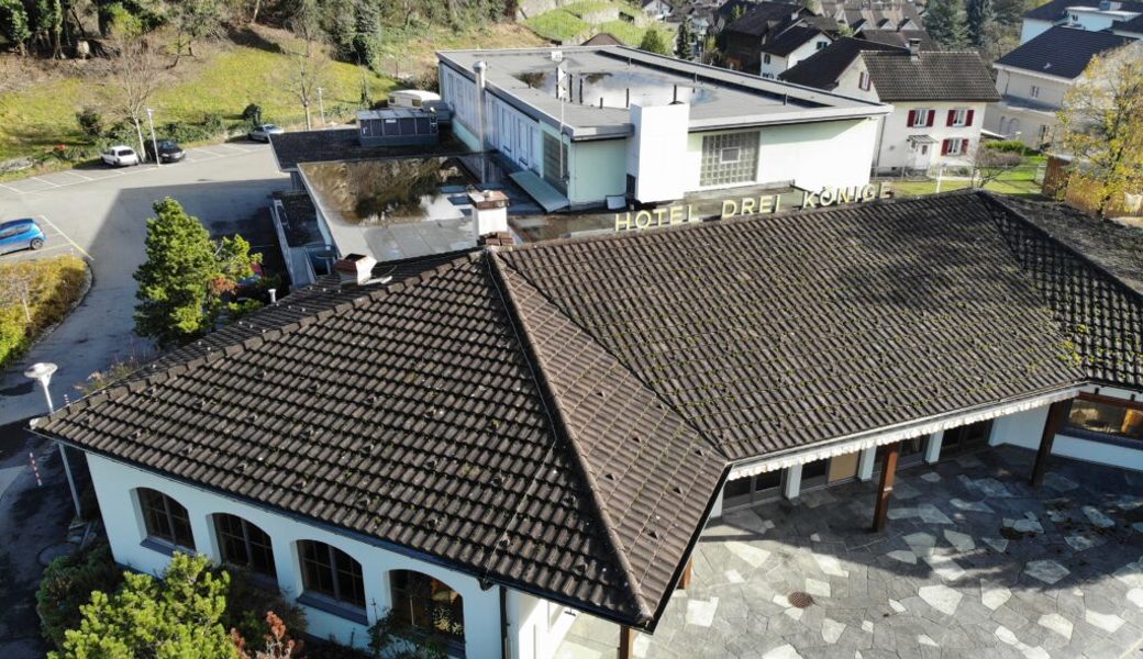  Das Areal Drei Könige mit dem Restaurant (vorne) und dem Gemeindesaal (hinten) soll neu überbaut werden. 