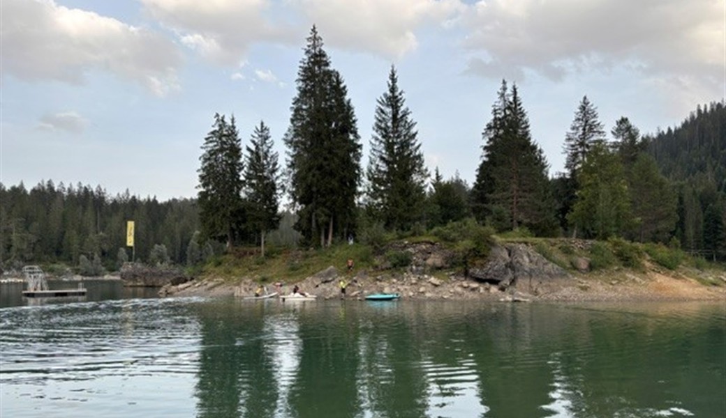 Tragischer Badeunfall: Jugendlicher stirbt am Caumasee