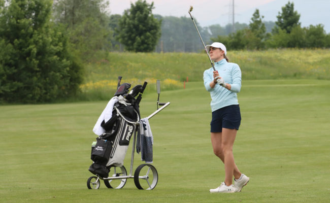 Dem Wind getrotzt: Nikki Hofstede stürmt an die Spitze der Ladies Open