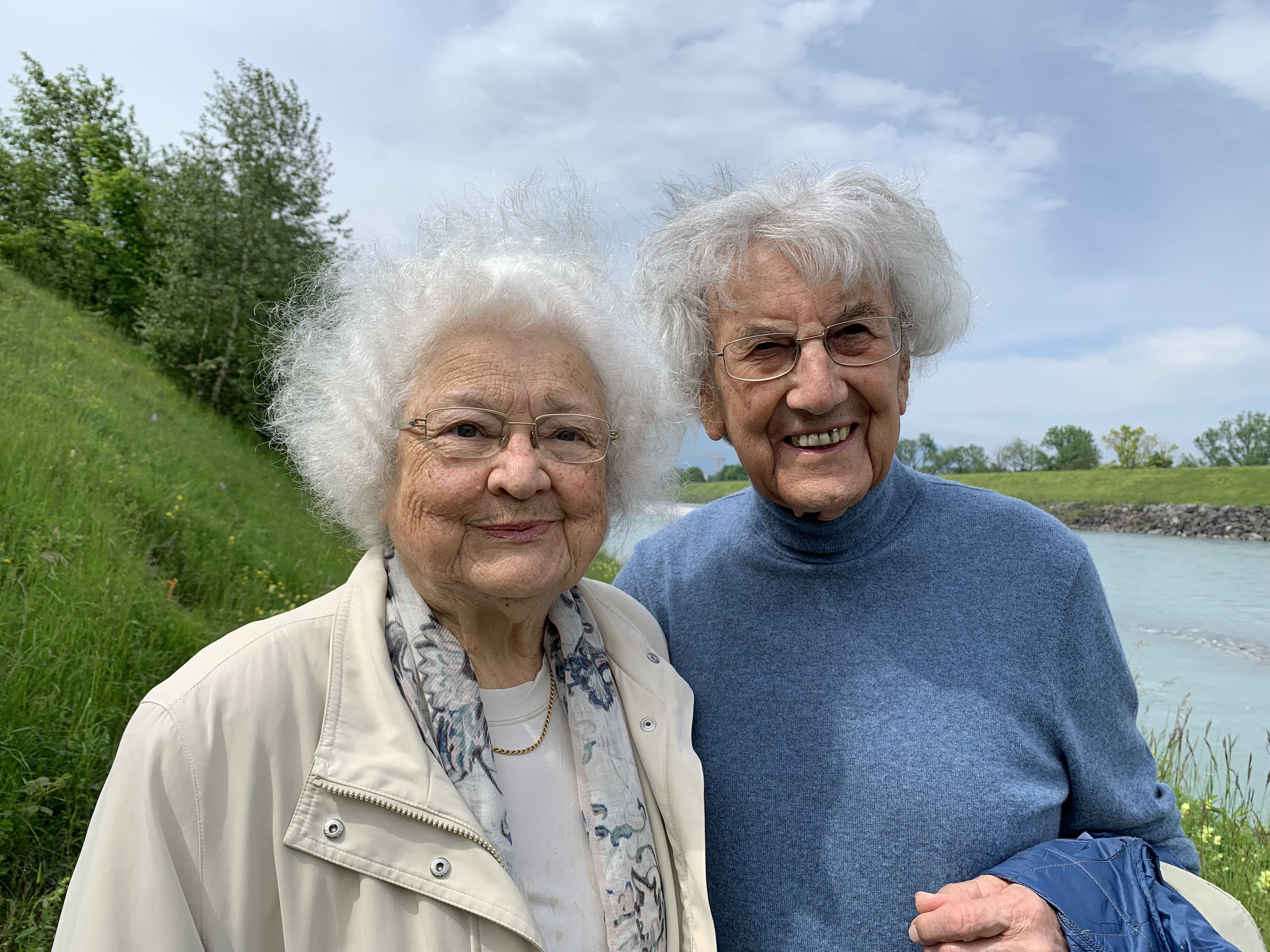 Von Pfutterhunn bis Ridiggüül: Reise durch Buchser Mundart in Buchform