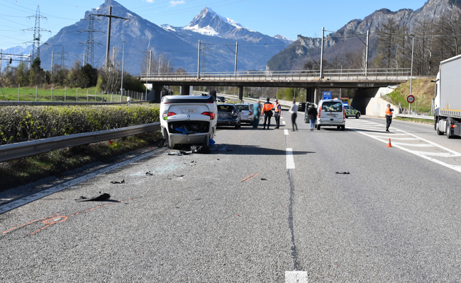 Auf Stau aufgefahren – mehrere Verletzte