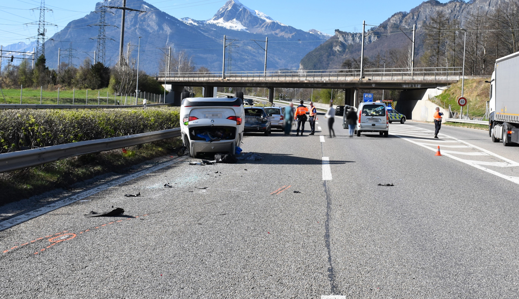 Der Unfallverursacher landete auf dem Dach.