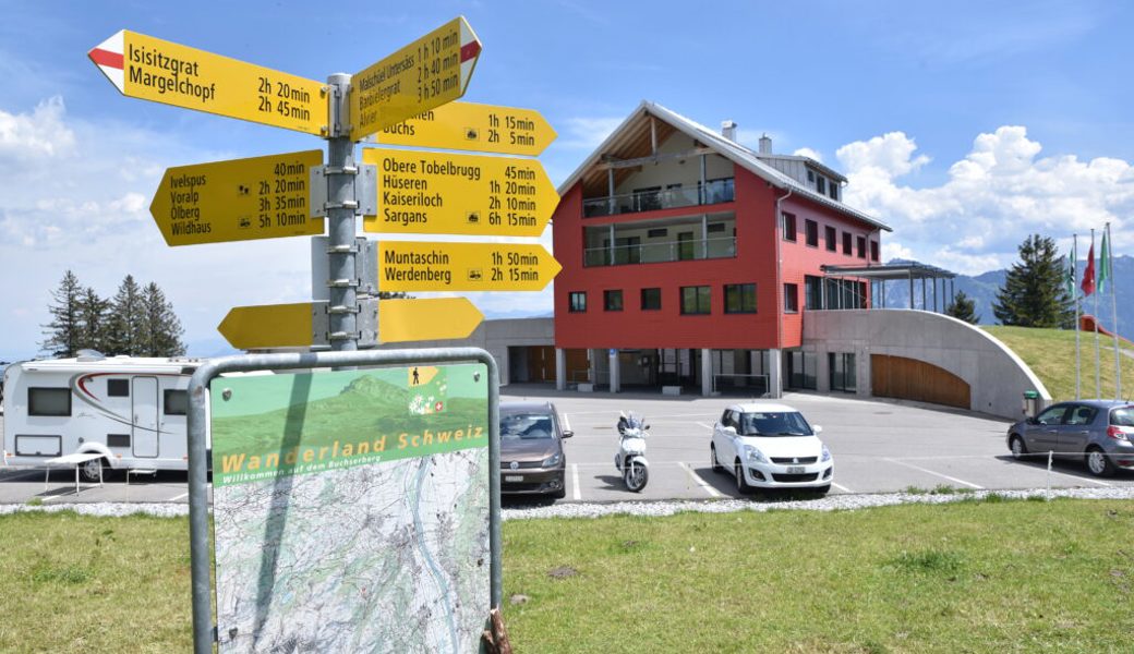  Das Berghaus Malbun am Buchserberg ist von Frühling bis Herbst das Ziel von Ausflüglern und Mountainbikern sowie Ausgangspunkt für Wandertouren. 