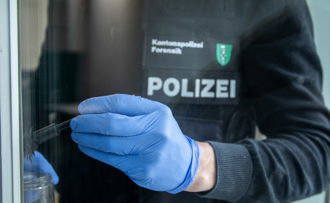 Einbrecher stehlen Elektronikgeräte in der Bahnhofstrasse