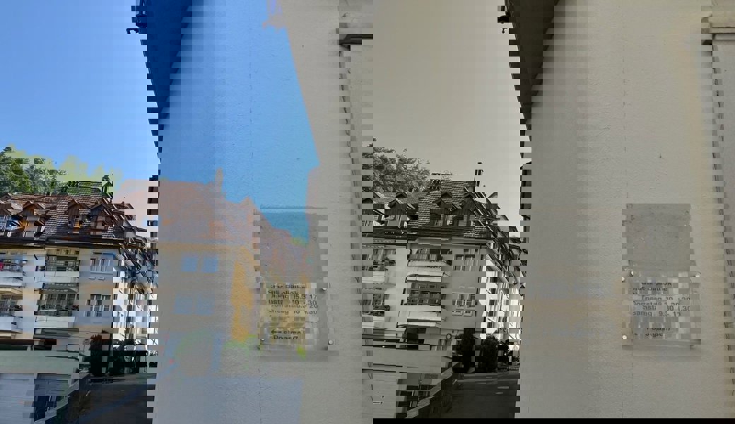 Angeklagter Anwalt Roos verstorben: Strafverfahren wird eingestellt, Schadenersatz bleibt offen