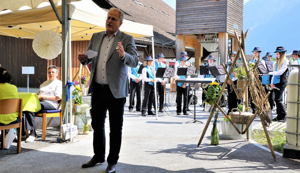 Gemeindepräsident Eduard Neuhaus begrüsste zum Fest.